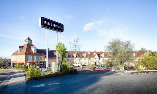 Red Lion Inn & Suites Auburn image 20